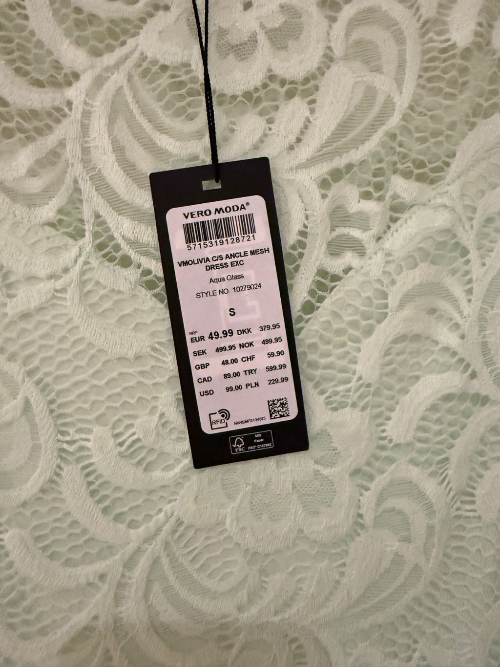 Sukienka maxi koronkowa VERO MODA miętowa