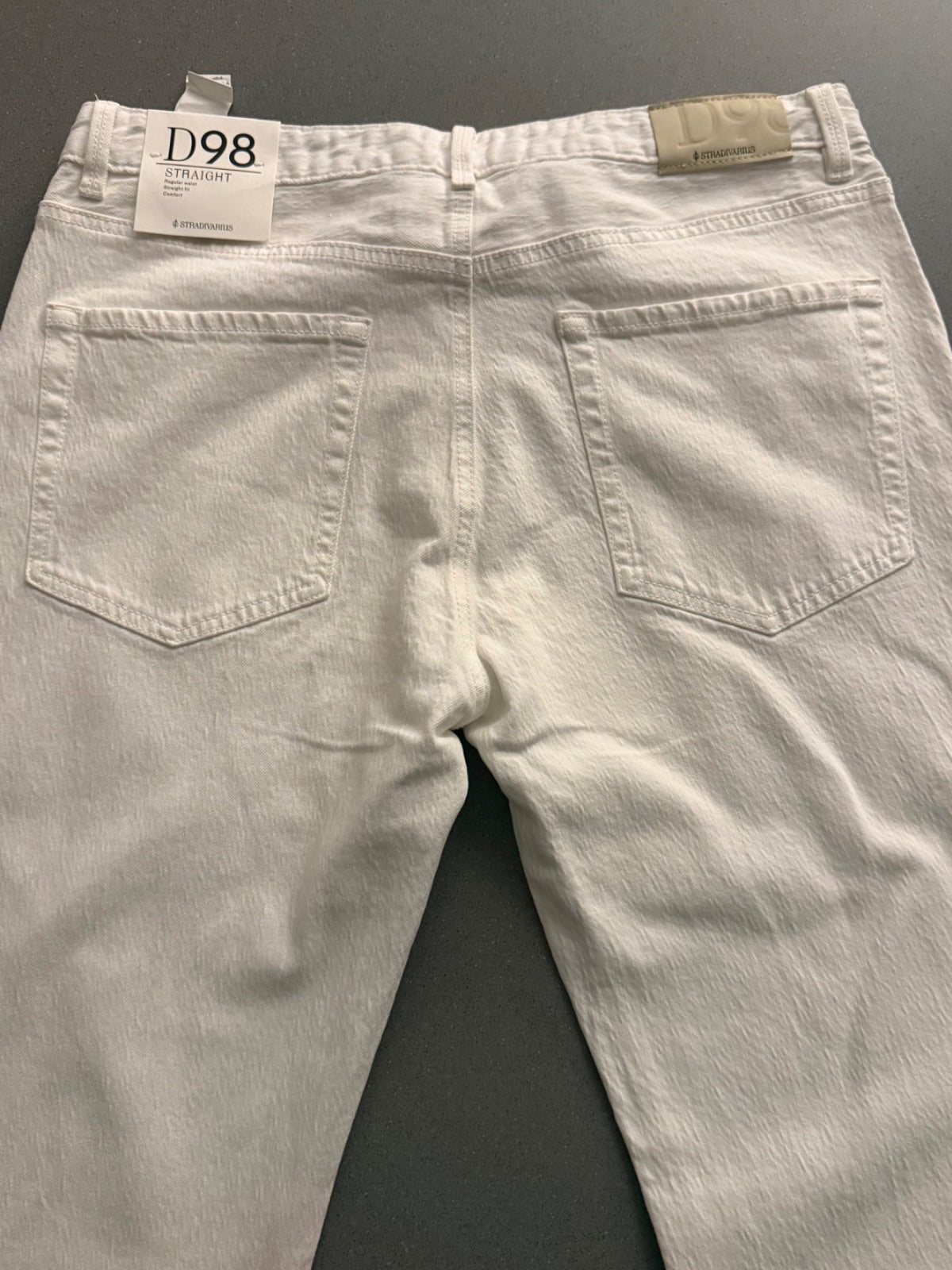 Jeansy straight D98 Stradivarius białe 42