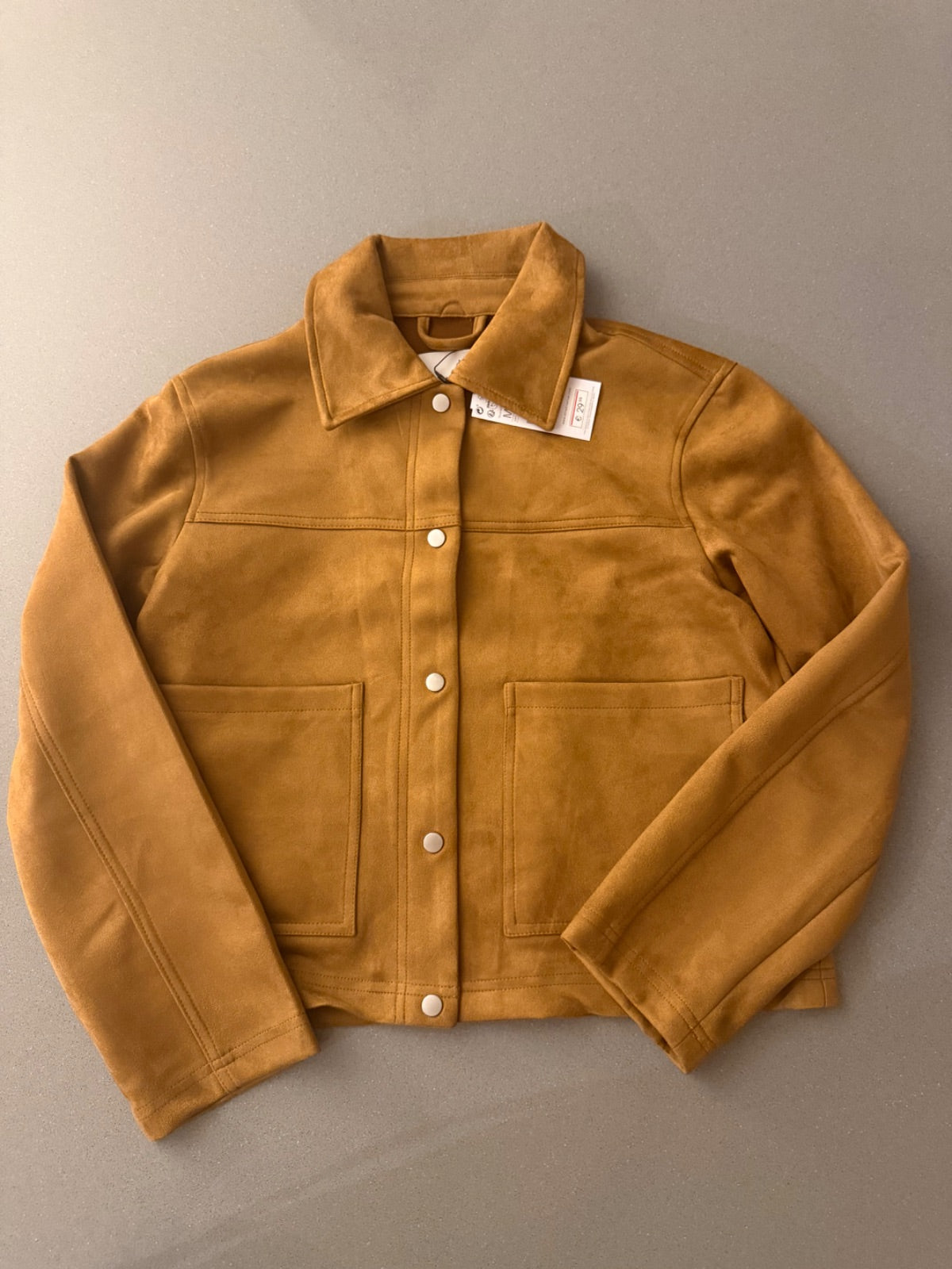Kurtka suede z zatrzaskami STRADIVARIUS