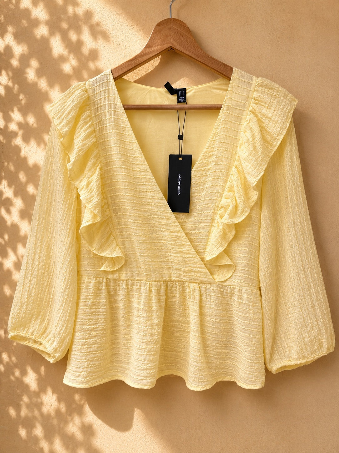 Bluzka z falbanami peplum Vero Moda