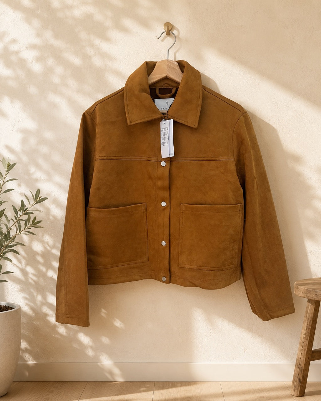Kurtka suede z zatrzaskami STRADIVARIUS