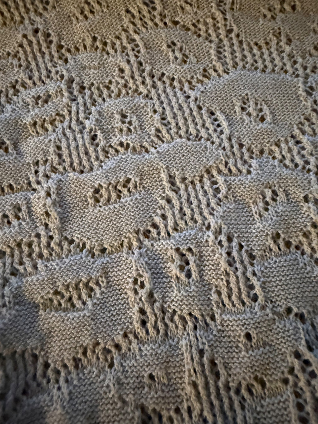 Sweter ażurowy Vero Moda z okrągłym dekoltem