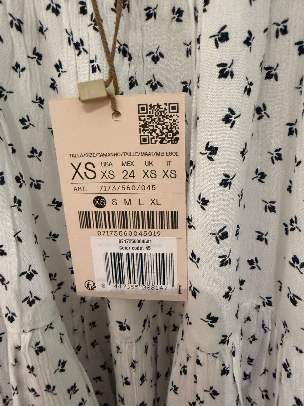 Bluzka długa Stradivarius w kwiatki na ramiączkach