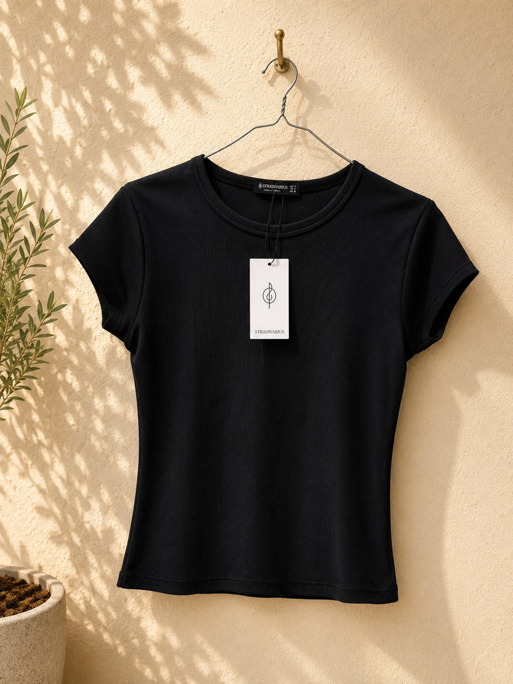 T-shirt prążkowany Stradivarius czarny basic