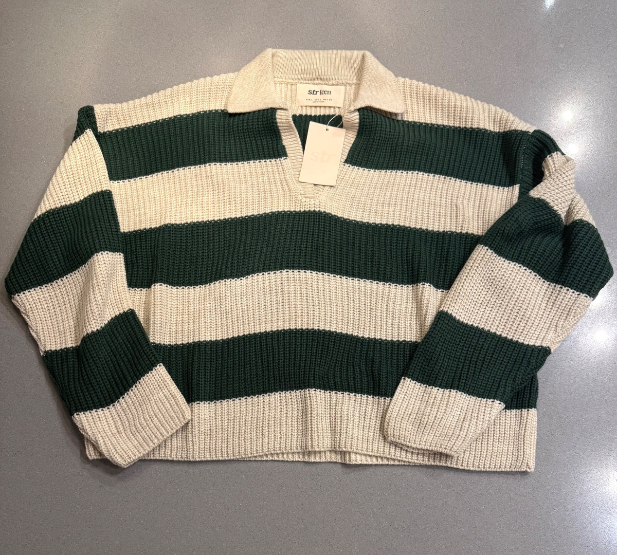 Sweter polo w paski Stradivarius oversize