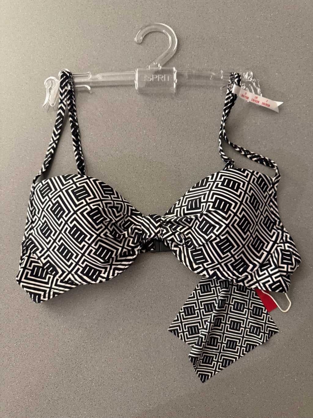Góra od bikini Esprit czarno-biały wzór geometryczny